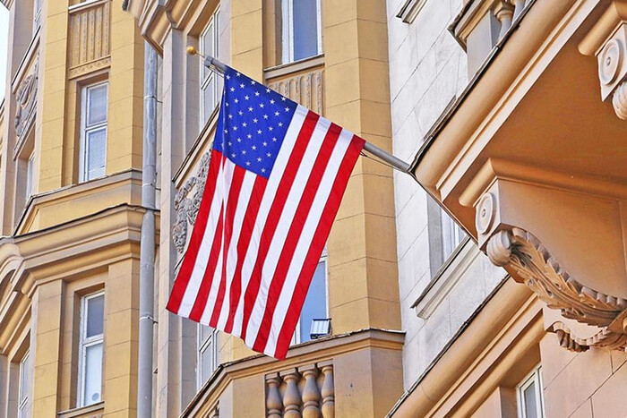 Посольство США в России призвало американцев срочно покинуть страну