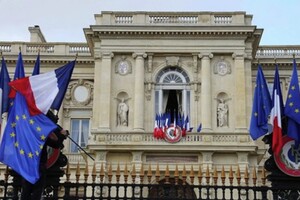 МЗС Франції закликало громадян негайно покинути Білорусь