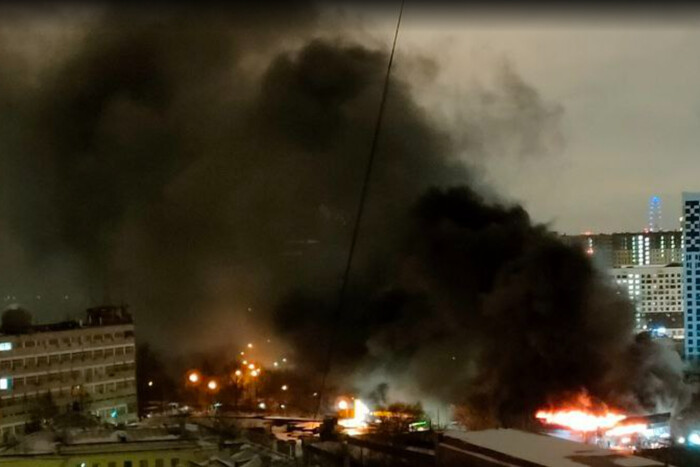 Палає в Москві. Пожежа біля Науково-дослідного інституту точних приладів (відео)