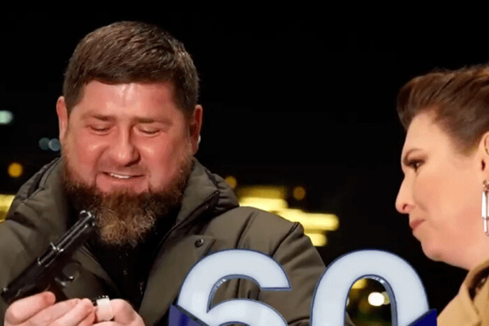 Кадыров принялся размахивать пистолетом и угрожать Зеленскому (видео)