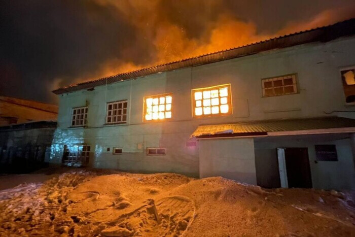 Под Москвой масштабный пожар возле завода по производству «Искандеров» (видео)