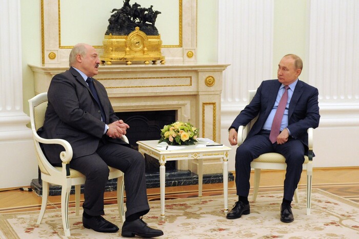 Loukachenko a directement admis sa dépendance à Poutine ()