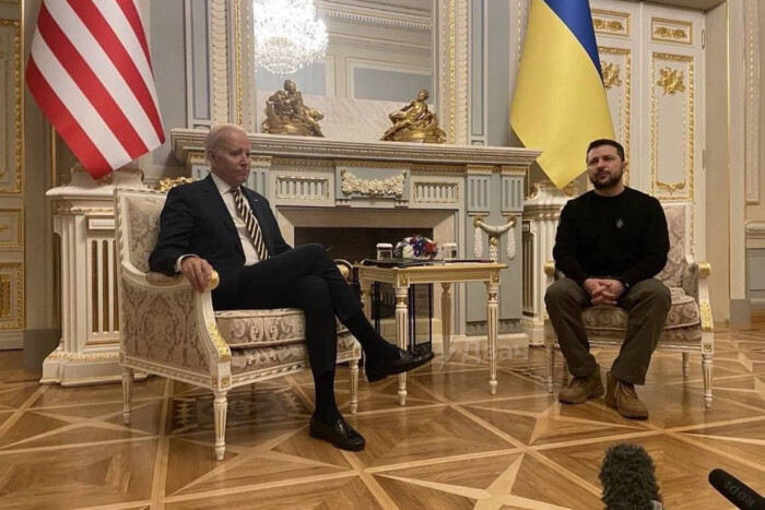 Biden à Kyiv.  Les Russes sont hystériques (photo)