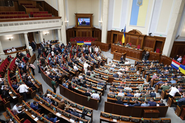 Рада полгода игнорирует секторальные санкции против РФ, несмотря на указ Зеленского