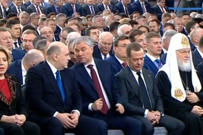 Під час промови Путіна заснуло 16 російських чиновників (фото)