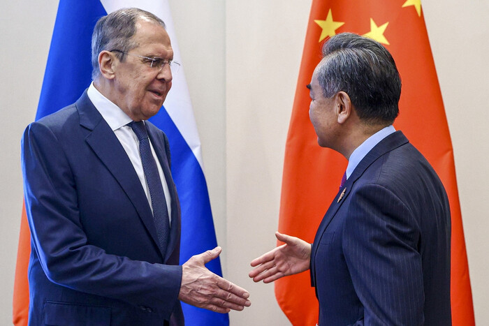 Китайський дипломат натякнув на нові домовленості Москви та Пекіна