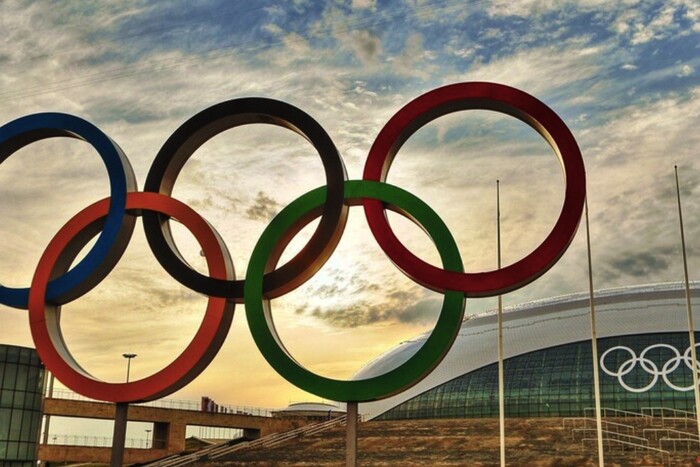 МОК залишив у силі санкції щодо російських та білоруських спортсменів
