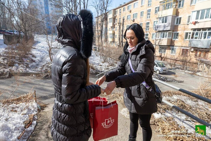Росія подарувала ковбасу вдовам окупантів