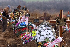 Кладовища окупованого Луганська постійно поповнюються свіжими могилами окупантів