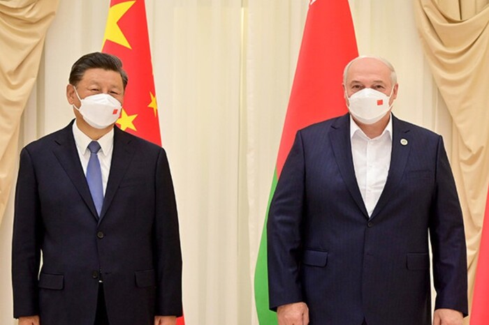 Лукашенко летить до Китаю