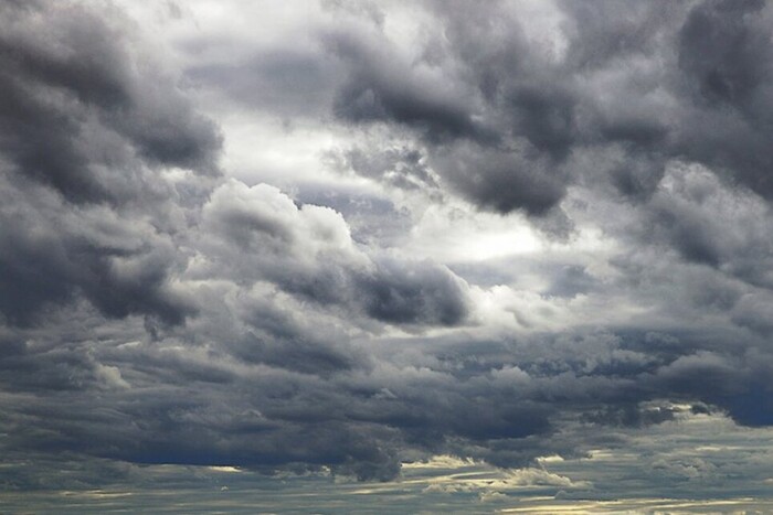 Хмарно та з дощем: прогноз погоди на 26 лютого