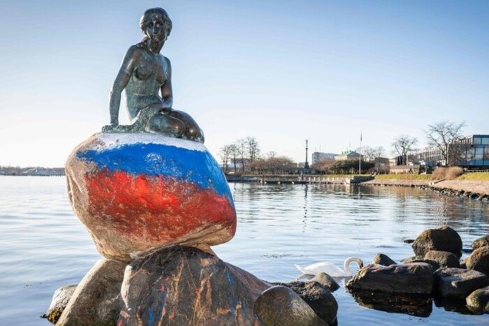 Росіяни спаплюжили найвідомішу пам'ятку у Копенгагені (фото)