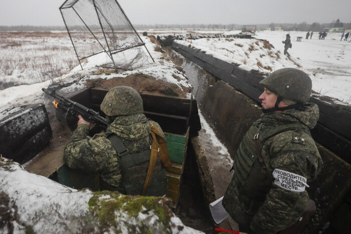 Россияне обустраивают позиции возле украинско-белорусской границы
