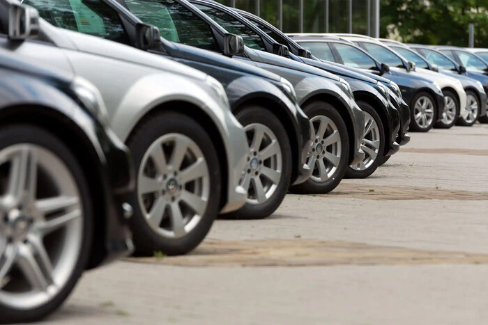 В феврале в Украине выросли продажи новых авто: названы лидеры рынка