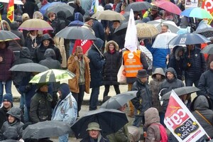 Франція знову страйкує: профспілки кажуть «ні» підвищенню пенсійного віку