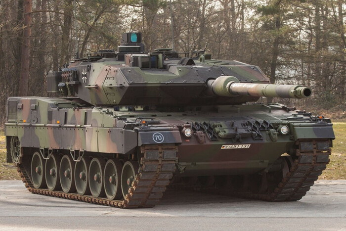 Минобороны Польши анонсировало поставку второй партии танков Leopard 2 Украине
