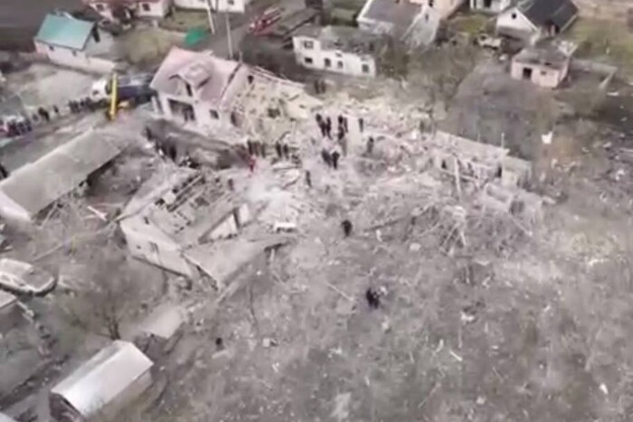 Падіння ракети на будинки на Львівщині: відео жахливих руйнувань