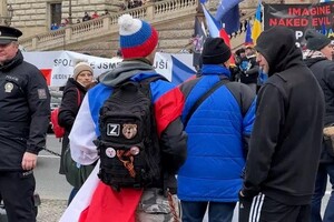 У Празі проросійські демонстранти намагалися зірвати український прапор