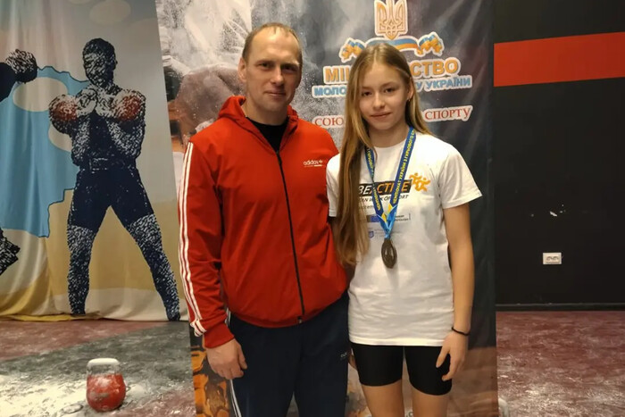 Гирьовий спорт – не для дівчат? Історія 14-річної чемпіонки Дар'ї Мосійчук (фото)