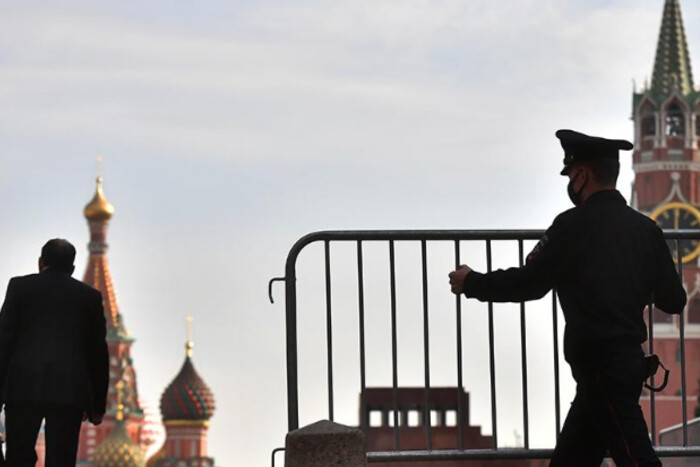 Кремль заборонив виїзд чиновників закордон: британська розвідка вказала на деталі