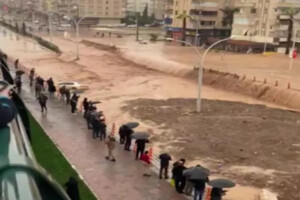 Вулиці перетворилися на річки: після землетрусів Туреччину спіткало нове лихо (відео)