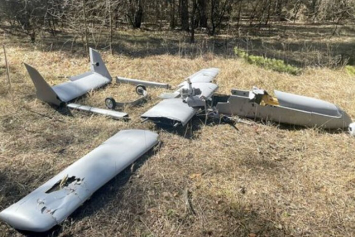 Росіяни воюють дешевими дронами, які можна купити на китайських сайтах: деталі від  CNN