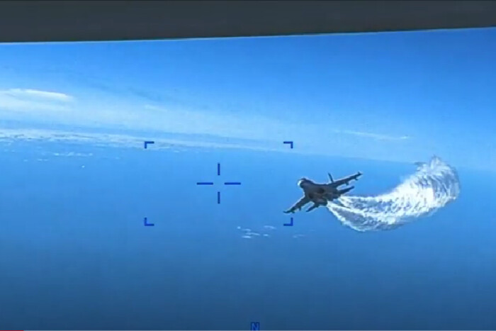США показали відео атаки по дрону MQ-9 Reaper російськими Су-27 (відео)