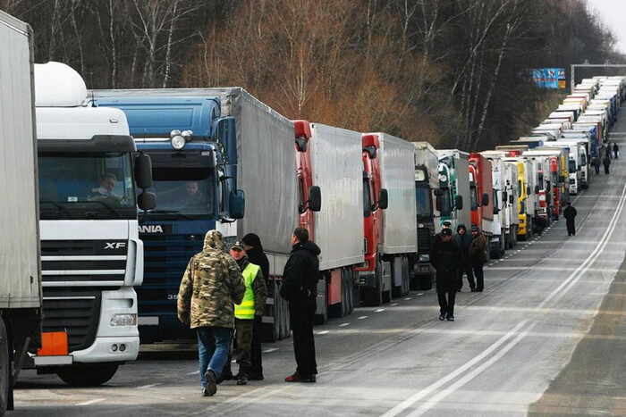 Украина на год продлила «транспортный безвиз» с Евросоюзом