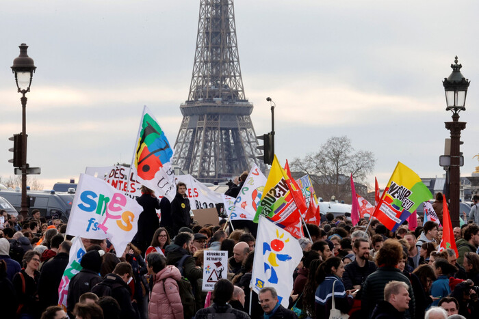 Протести у Парижі: французи знову вийшли на вулиці