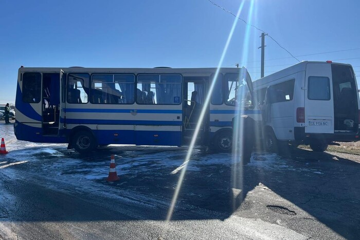 Смертельна ДТП на Прикарпатті: зіткнулися два автобуси (фото)