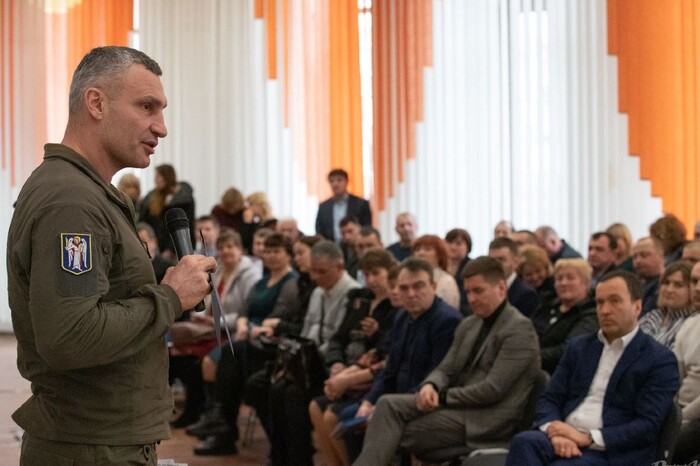 Кличко привітав комунальників: Київ вистояв завдяки вам