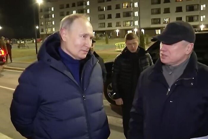 Visite de Poutine à Marioupol : le tueur en série revient sur les lieux du crime - CNN
