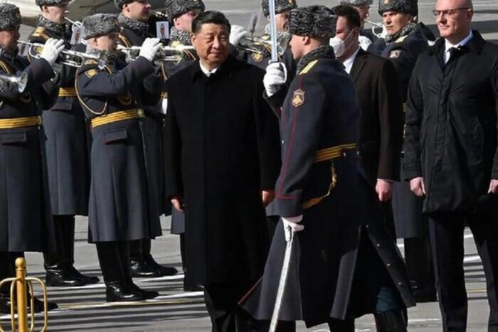 Неуважение к Си Цзиньпину. Кто вместо Путина встретил китайского лидера в аэропорту
