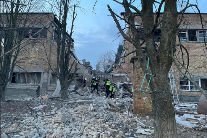 Атака дронів по Київщині: пошкоджено гуртожитки, є загиблі та поранені (оновлено)