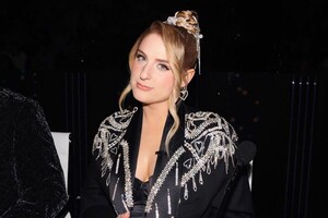Суддя шоу Australian Idol Меган Трейнор одягла жакет від українського бренду