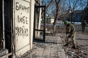 Бій за Бахмут: екскомандир полку «Азов» пояснив, чому наступ росіян паралізовано
