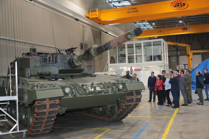 Стало известно, когда Испания отправит Украине первые шесть танков Leopard