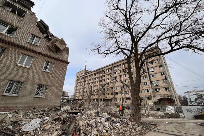 Росіяни у Краматорську зруйнували будівлю заснованого китайцем вишу