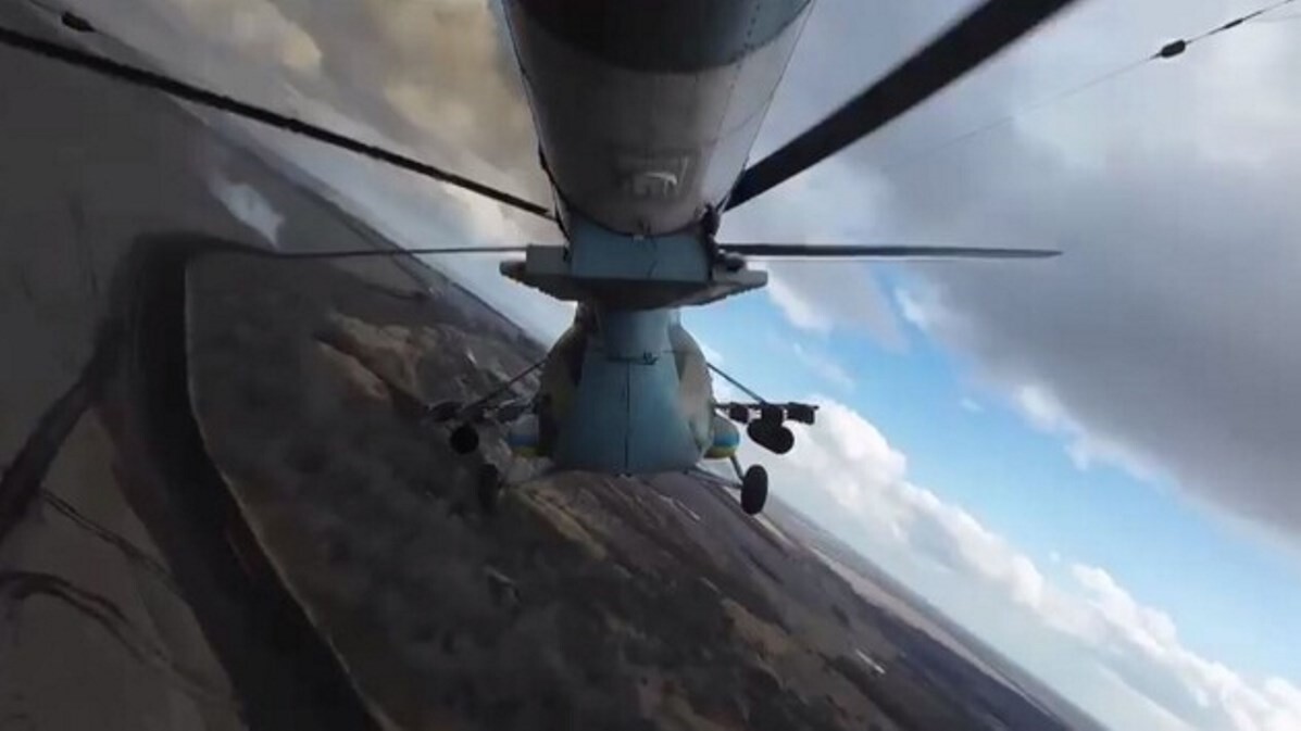 На оприлюдненому відео робота підрозділів 16-ї та 18-ї бригад армійської авіації по військах противника