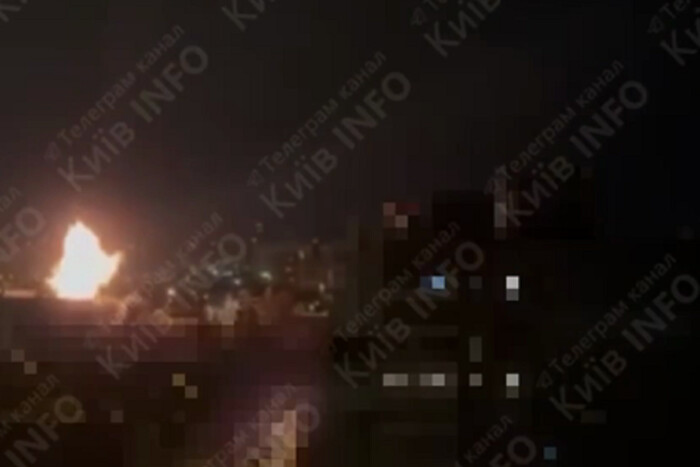 Нічна атака дронів: у Києві пролунали вибухи (оновлено)