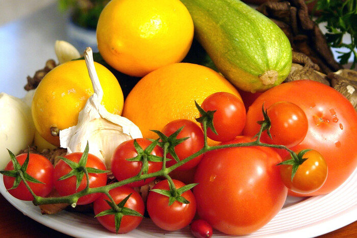Эти фрукты и овощи не нужно чистить: все витамины находятся в кожуре