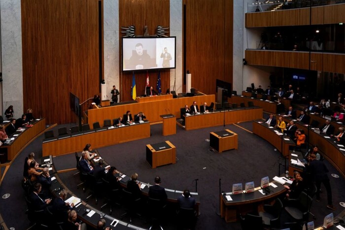 Депутати пропутінської партії Австрії бойкотували виступ Зеленського в парламенті