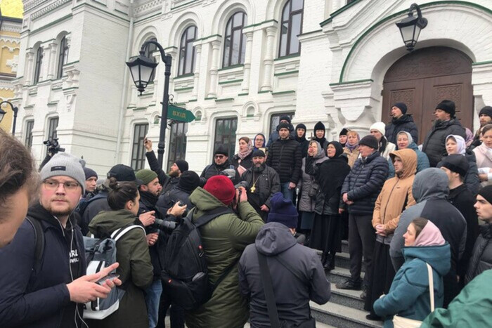 Московский патриархат снова блокирует работу комиссии Минкульта в Лавре (фото, видео)