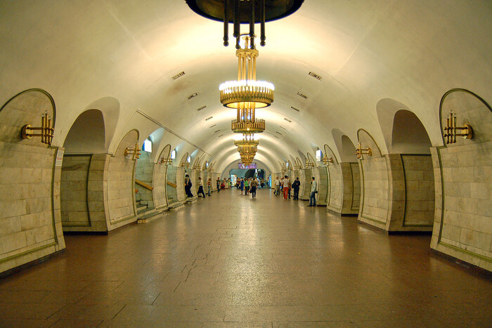 Київрада готується перейменувати станцію метро «Площа Льва Толстого»