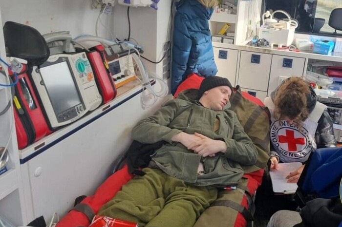 Росія заявляє про передачу Україні п'ятьох поранених воїнів