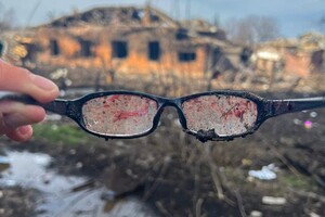 Бачила тільки кров: поліцейські знайшли окуляри жінки, загиблої в Костянтинівці
