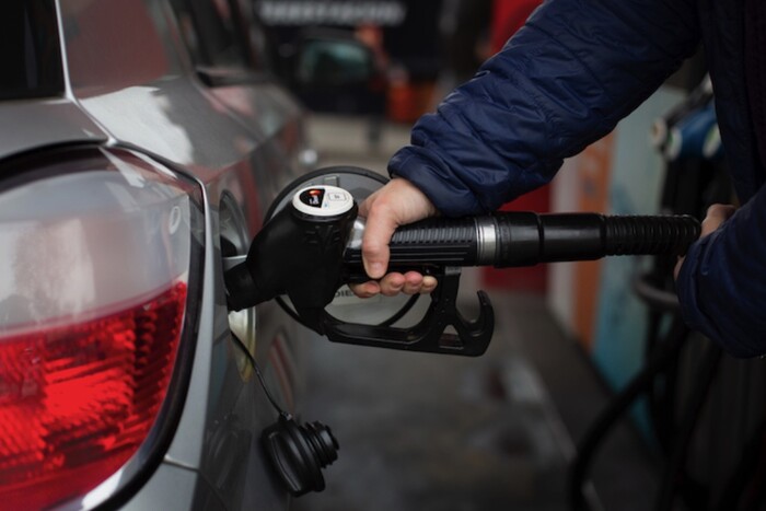 Казахстан змушений підняти ціни на бензин: у всьому винні сусіди