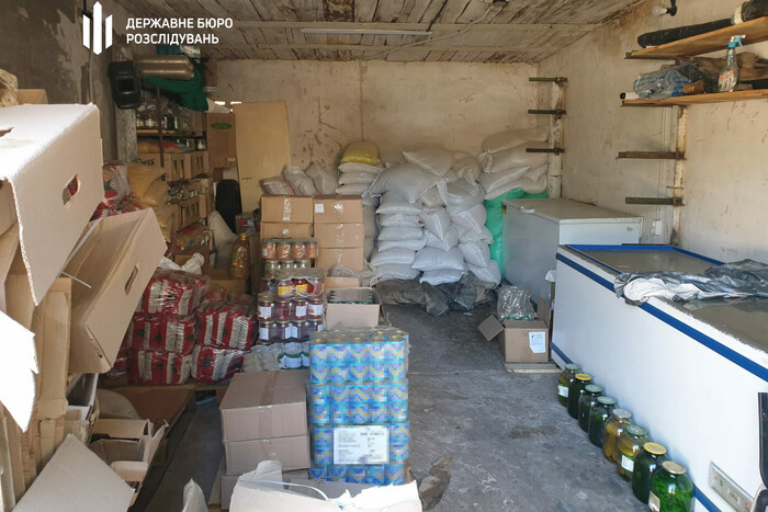 ДБР знайшло ще один склад із краденими харчами для військових (фото)