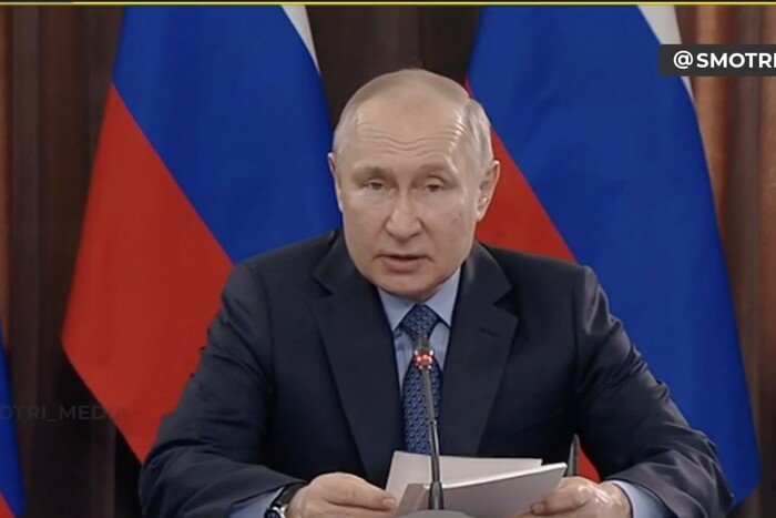 Путін на всю Росію заявив, що потягнув країну на дно (відео)