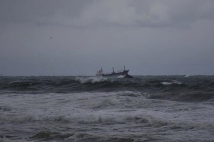 Поблизу Туреччини затонуло судно, яке прямувало до України